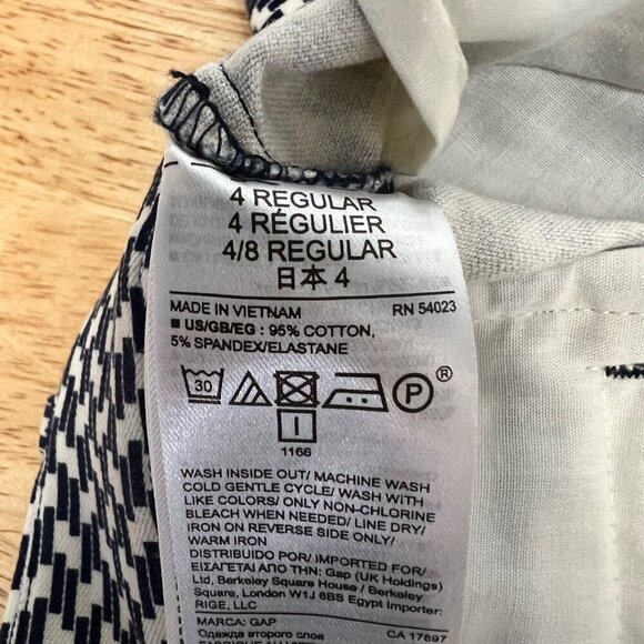 Gap Cropped Geometric Print Dress Pants Navy/Cream Zip Pockets Size 4R - Picture 9 of 9